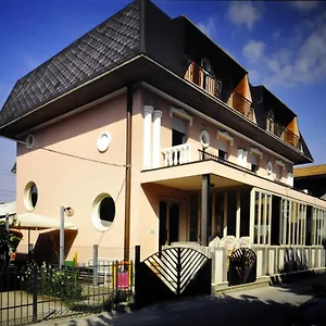 hotel-cesari.emilia-romagnahotels.net/